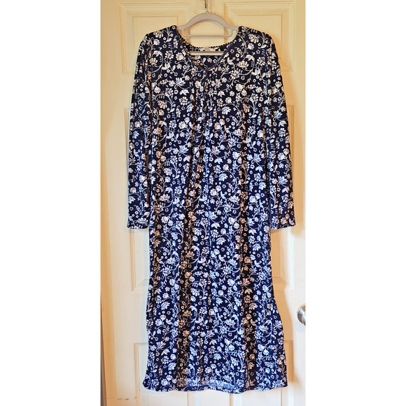 Croft and Barrow Navy Blue w/white floral Long sleeved Plush nightgown Medium - Picture 1 of 11